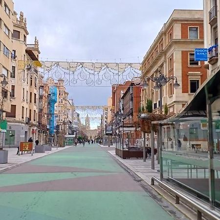 דירות לאון Centro Plaza Guzman מראה חיצוני תמונה