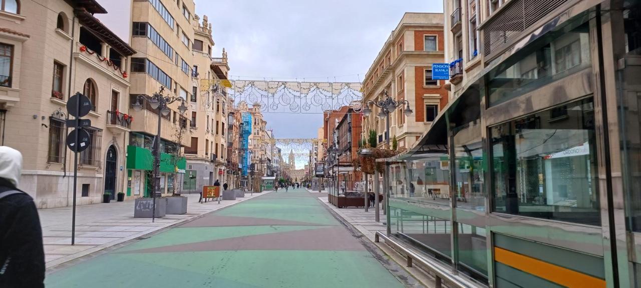 דירות לאון Centro Plaza Guzman מראה חיצוני תמונה
